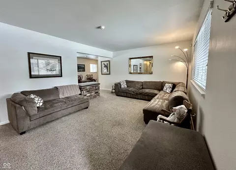 306 Ada Ln, Beech Grove, IN 46107 photo 4