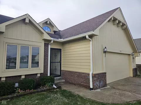 1045 Peppermill Run, Greenwood, IN 46143