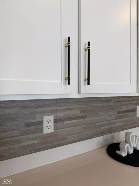 Kitchen - 8690 Lester Pl, Pendleton, IN 46064 photo 2 of 7