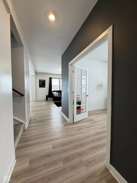 Entry Way - 8690 Lester Pl, Pendleton, IN 46064 photo 3 of 10
