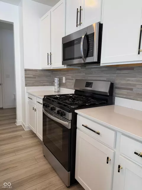 Kitchen - 8690 Lester Pl, Pendleton, IN 46064 photo 5 of 7