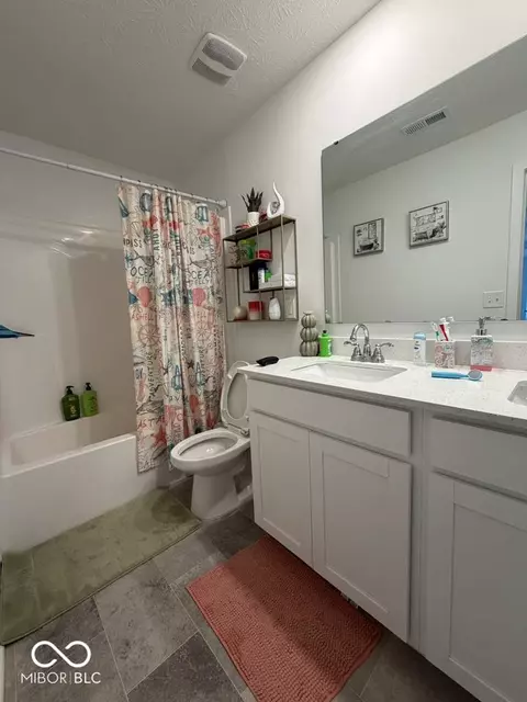 Bath - 8690 Lester Pl, Pendleton, IN 46064 photo 6 of 6