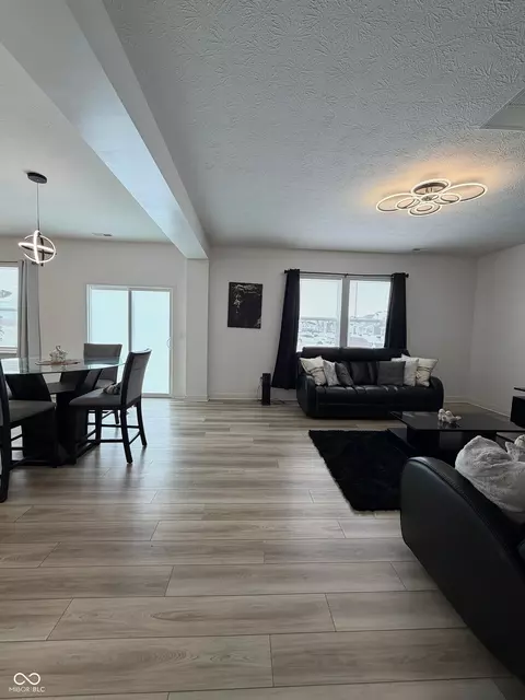 Living - 8690 Lester Pl, Pendleton, IN 46064 photo 1 of 4