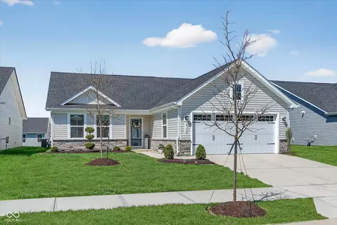 2748 Stonebridge Dr, Lebanon, IN 46052