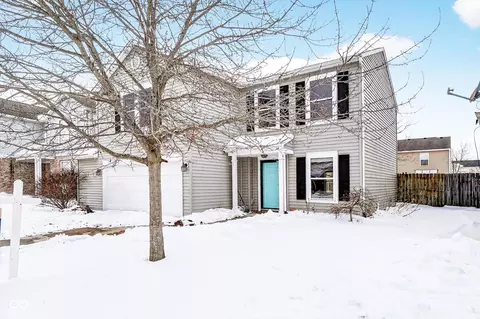 8277 S Evening Dr, Pendleton, IN 46064