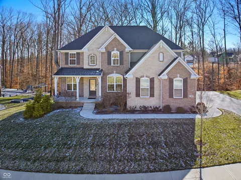 5149 Oak Ridge Trl, Columbus, IN 47201