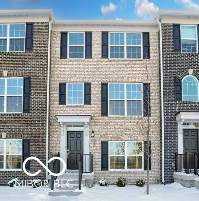 6646 Halsey St, Zionsville, IN 46077