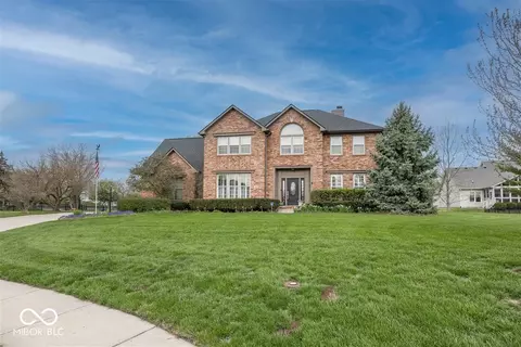 11368 Royal Cir, Carmel, IN 46032