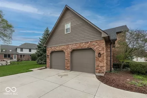 Exterior - 11368 Royal Cir, Carmel, IN 46032 photo 7 of 7