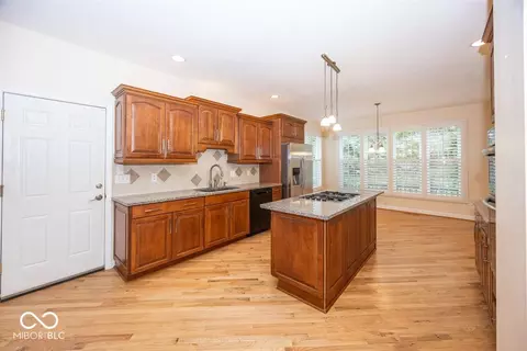 Kitchen - 11368 Royal Cir, Carmel, IN 46032 photo 1 of 4