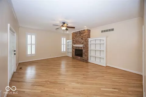 Living - 11368 Royal Cir, Carmel, IN 46032 photo 3 of 5
