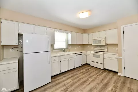 Kitchen - 7340 Cape Cod Cir, Indianapolis, IN 46250 photo 1 of 3