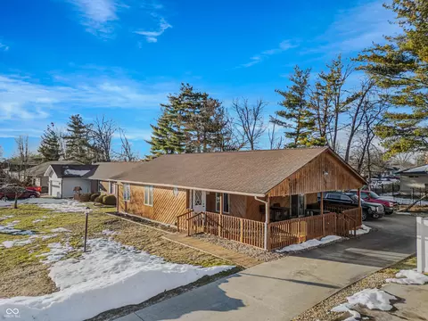 708 Pine Tree Ct, Seymour, IN 47274