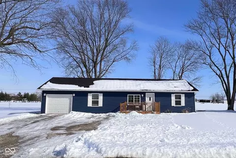 561 N Dellasburg Rd, Columbus, IN 47203