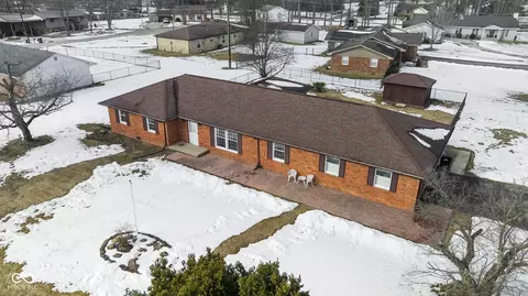 215 E Colony Acres Dr, Brazil, IN 47834