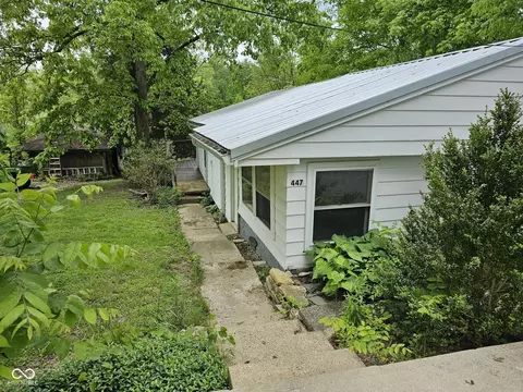 447 Hoover Dr, Princes Lakes, IN 46164