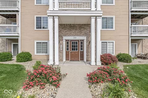6509 Emerald Hill Ct #102, Indianapolis, IN 46237