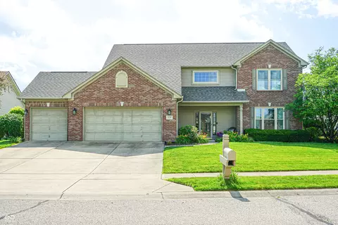 1176 Newark Ct, Greenwood, IN 46143