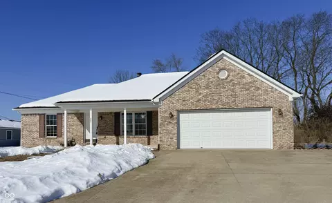 630 Liberty Cir, Edinburgh, IN 46124