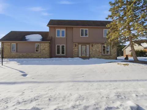 4843 Essex Ct, Carmel, IN 46033