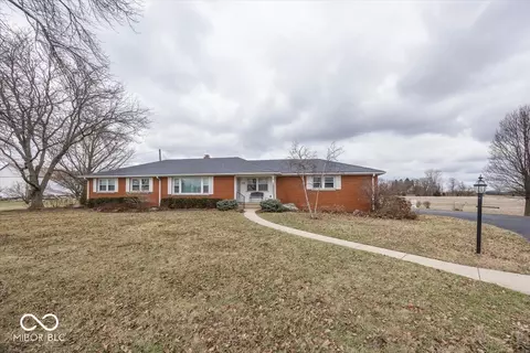 7838 W Us Highway 52, New Palestine, IN 46163