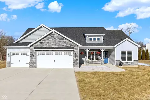 1158 N Deer Meadows Rd, Delphi, IN 46923