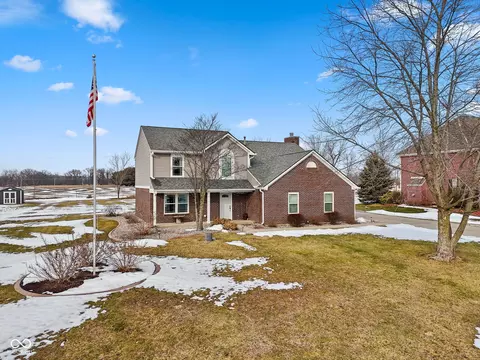 6644 W Cross Trl, New Palestine, IN 46163