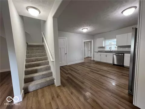 Entry Way - 307 E Wall St, Advance, IN 46102 photo 2 of 2