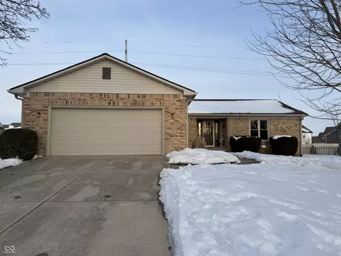 429 Cardinal Dr, Whiteland, IN 46184