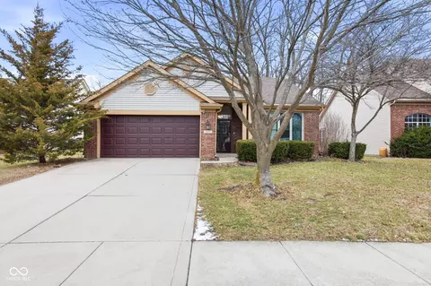 596 Burr Oak Dr, Carmel, IN 46032