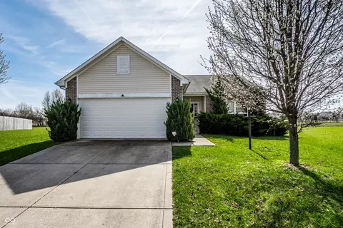 2643 Harshaw Ct, Indianapolis, IN 46239