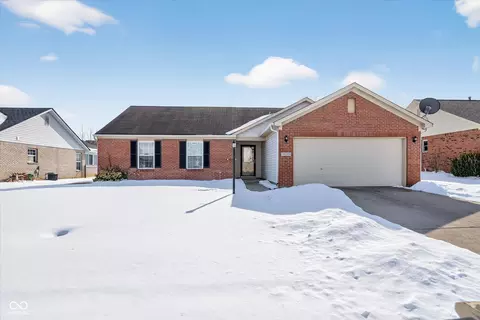 9655 Piper Lake Dr, Indianapolis, IN 46239