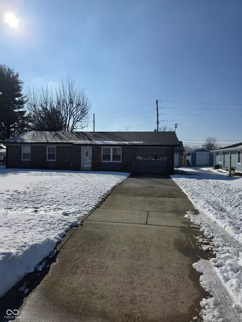 446 Sayre Dr, Greenwood, IN 46143