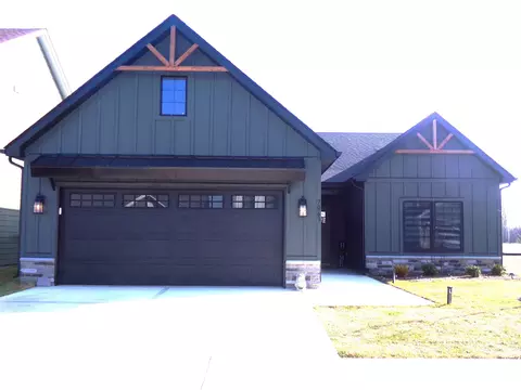 7063 Fowler Dr, Whitestown, IN 46075