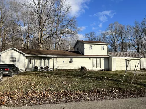 1221 N 3rd St, Austin, IN 47102