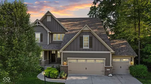 5813 Peaking Fox Dr, Indianapolis, IN 46237