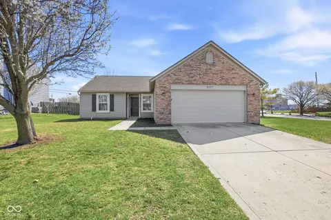 8307 Crestview Cir, Avon, IN 46123