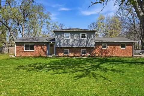 7037 Grosvenor Pl, Indianapolis, IN 46220