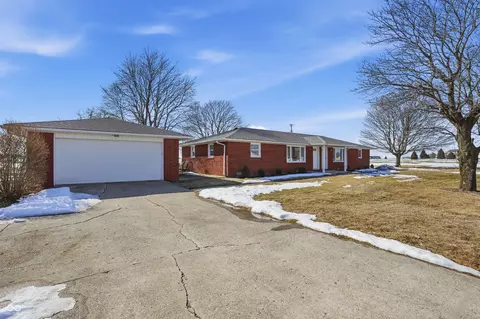 5717 W 5721 W Sr 132, Pendleton, IN 46064