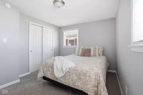 Bedroom - 5717 W 5721 W Sr 132, Pendleton, IN 46064 photo 4 of 8