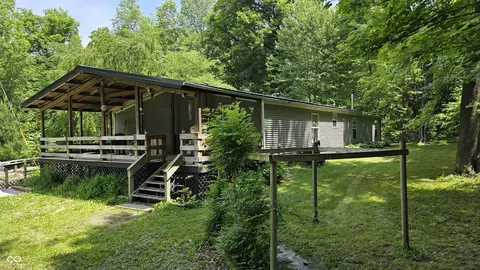 8813 W 750 N, Commiskey, IN 47227