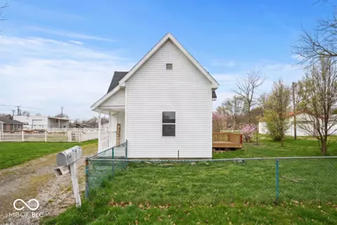 512 N 13th St, Elwood, IN 46036