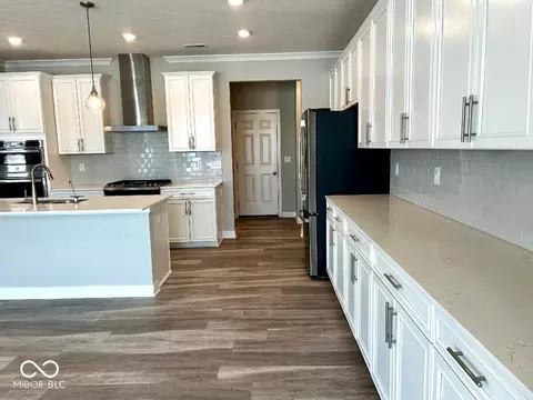 Kitchen - 11940 Springtide Ln, Fishers, IN 46037 photo 4 of 4
