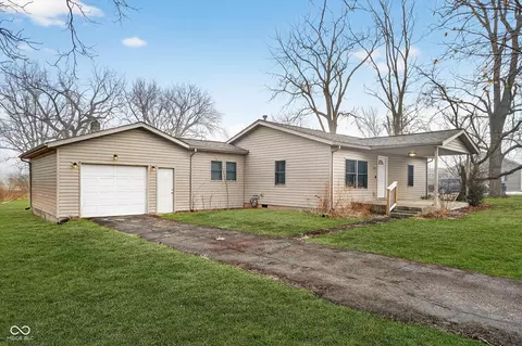 2204 E Cornell Ave, Muncie, IN 47303 photo 2