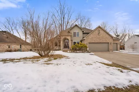 237 Edgewood Ct, Pittsboro, IN 46167