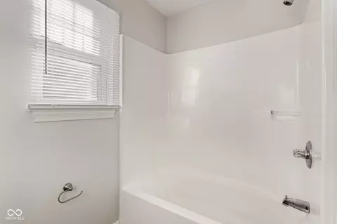 Bath - 2839 N Talbott St, Indianapolis, IN 46205 photo 4 of 4
