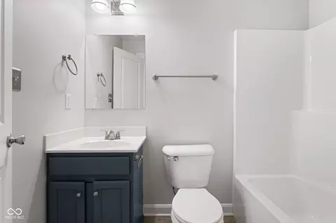 Bath - 2839 N Talbott St, Indianapolis, IN 46205 photo 1 of 4