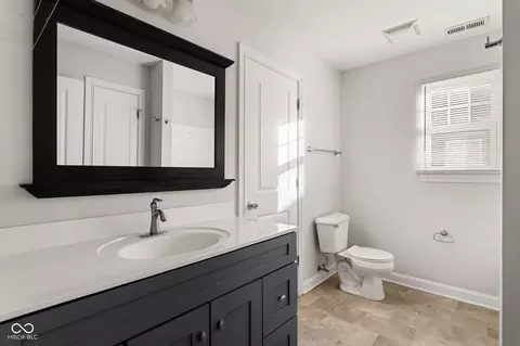 Bath - 2839 N Talbott St, Indianapolis, IN 46205 photo 3 of 4