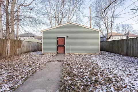 Exterior - 2839 N Talbott St, Indianapolis, IN 46205 photo 12 of 13