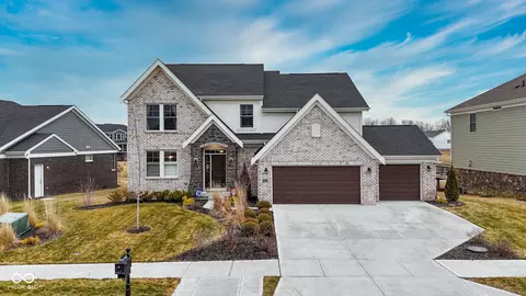 20007 Chatham Green Dr, Westfield, IN 46074